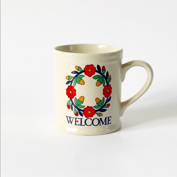 Set of 3 Vintage Folk Art Welcome Mugs - Picture 3 of 4